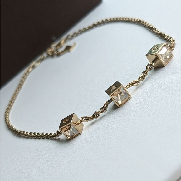 Louis Vuitton Gold Gamble Necklace & Drop Earrings - Picture 3 of 16